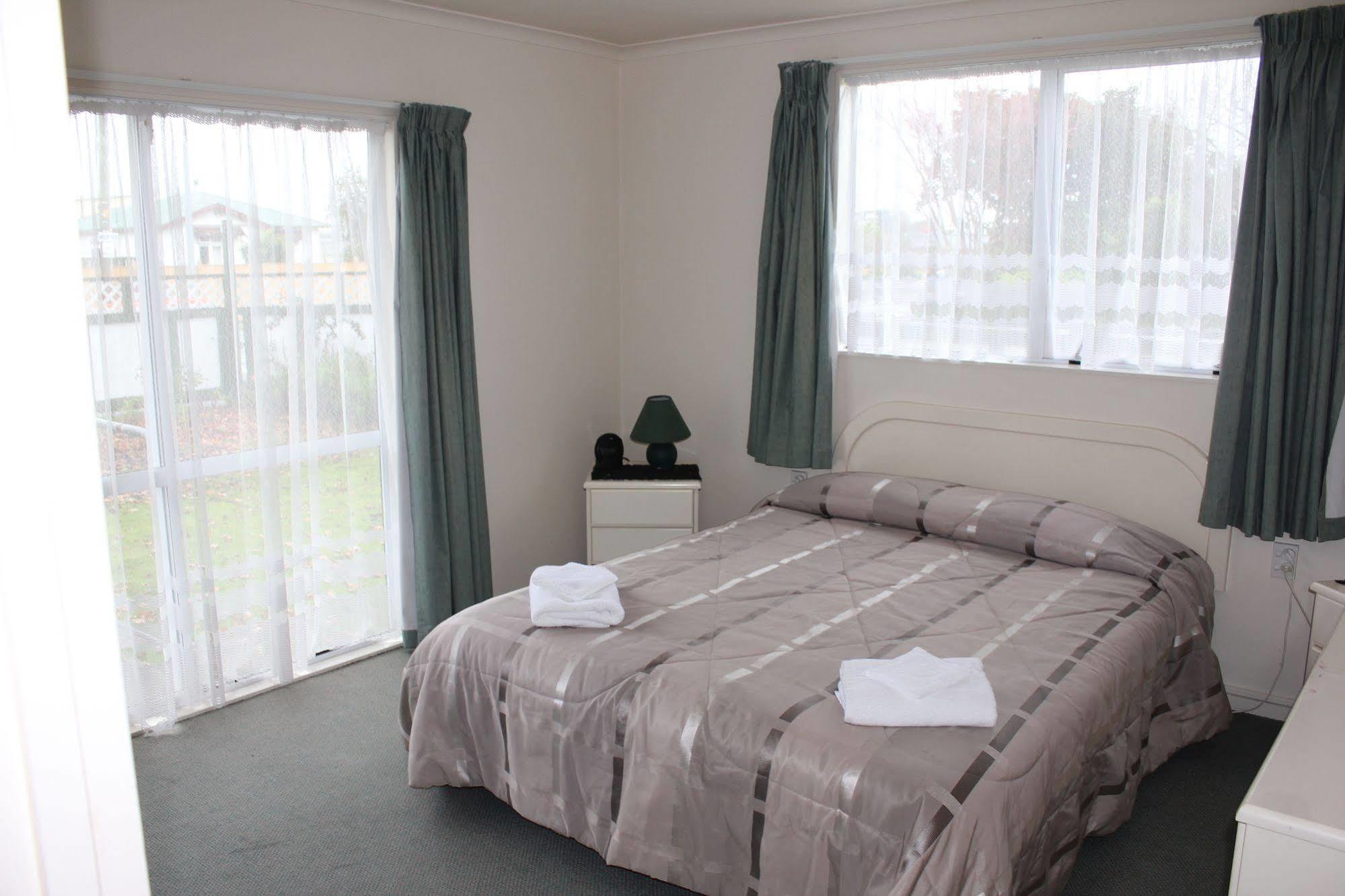 Acorn Estate Motel Masterton Exterior photo