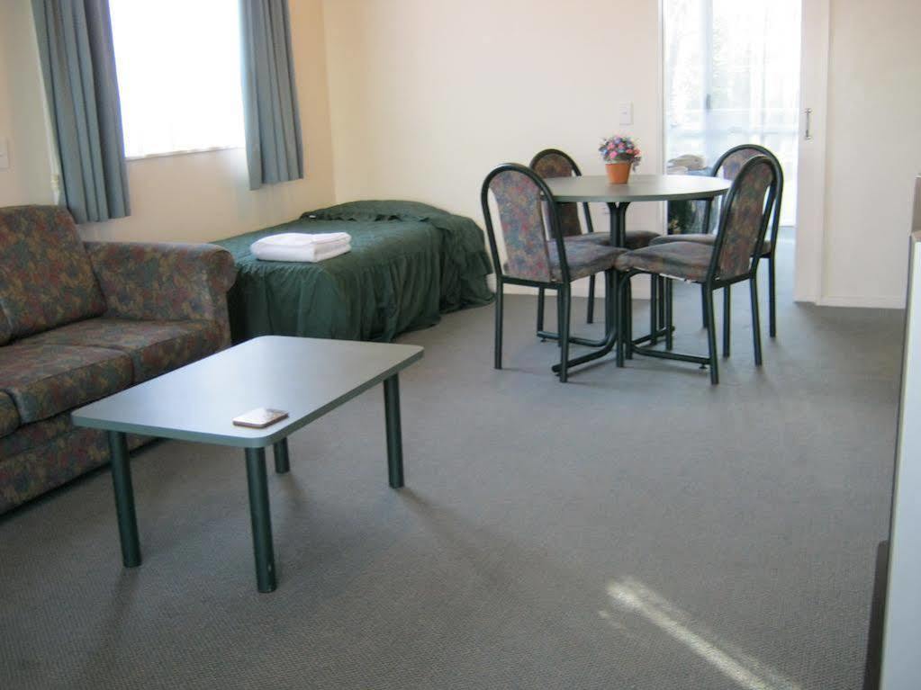 Acorn Estate Motel Masterton Exterior photo