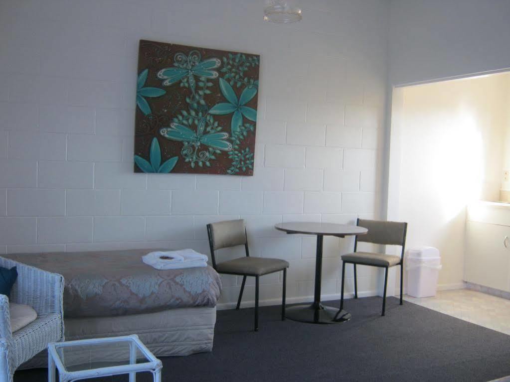 Acorn Estate Motel Masterton Exterior photo
